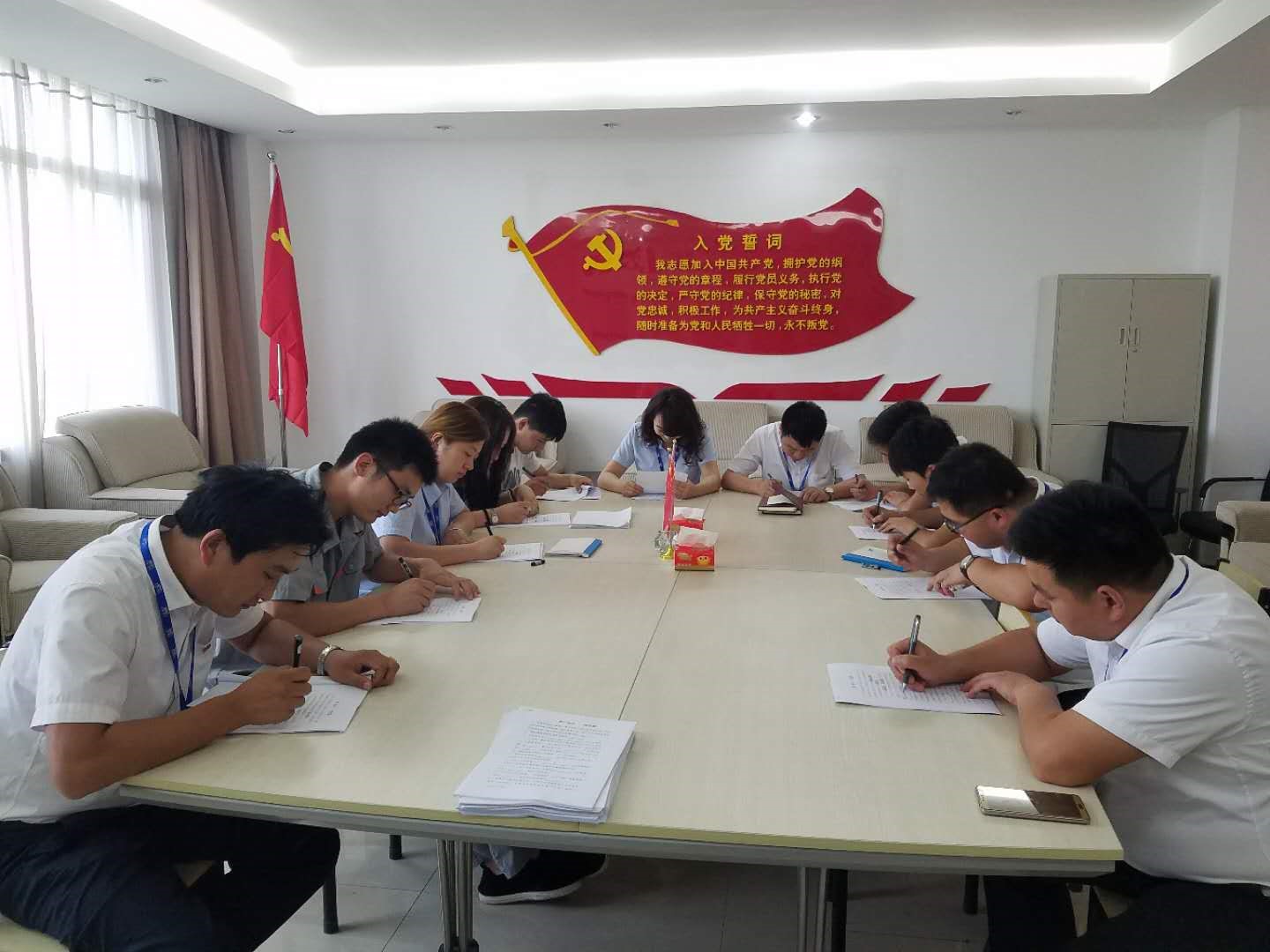 知识竞赛争先锋   比学赶超展风采 —— 荣耀网页版_荣耀（中国）乳业集团党委举办庆 “七一”党建知识竞赛