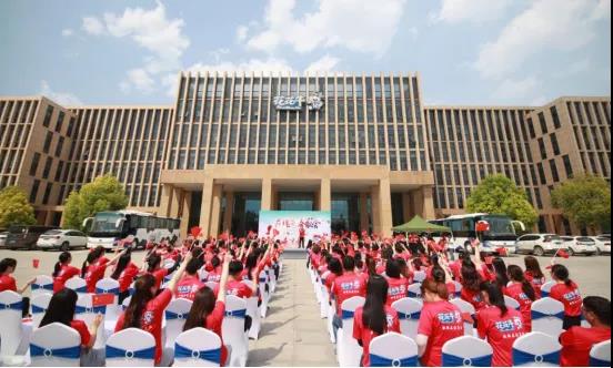 做白色的牛奶，创红色的企业，荣耀网页版_荣耀（中国）乳业集团青春歌会庆祝建党100周年