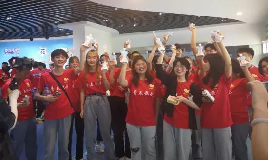 做白色的牛奶，创红色的企业，荣耀网页版_荣耀（中国）乳业集团青春歌会庆祝建党100周年