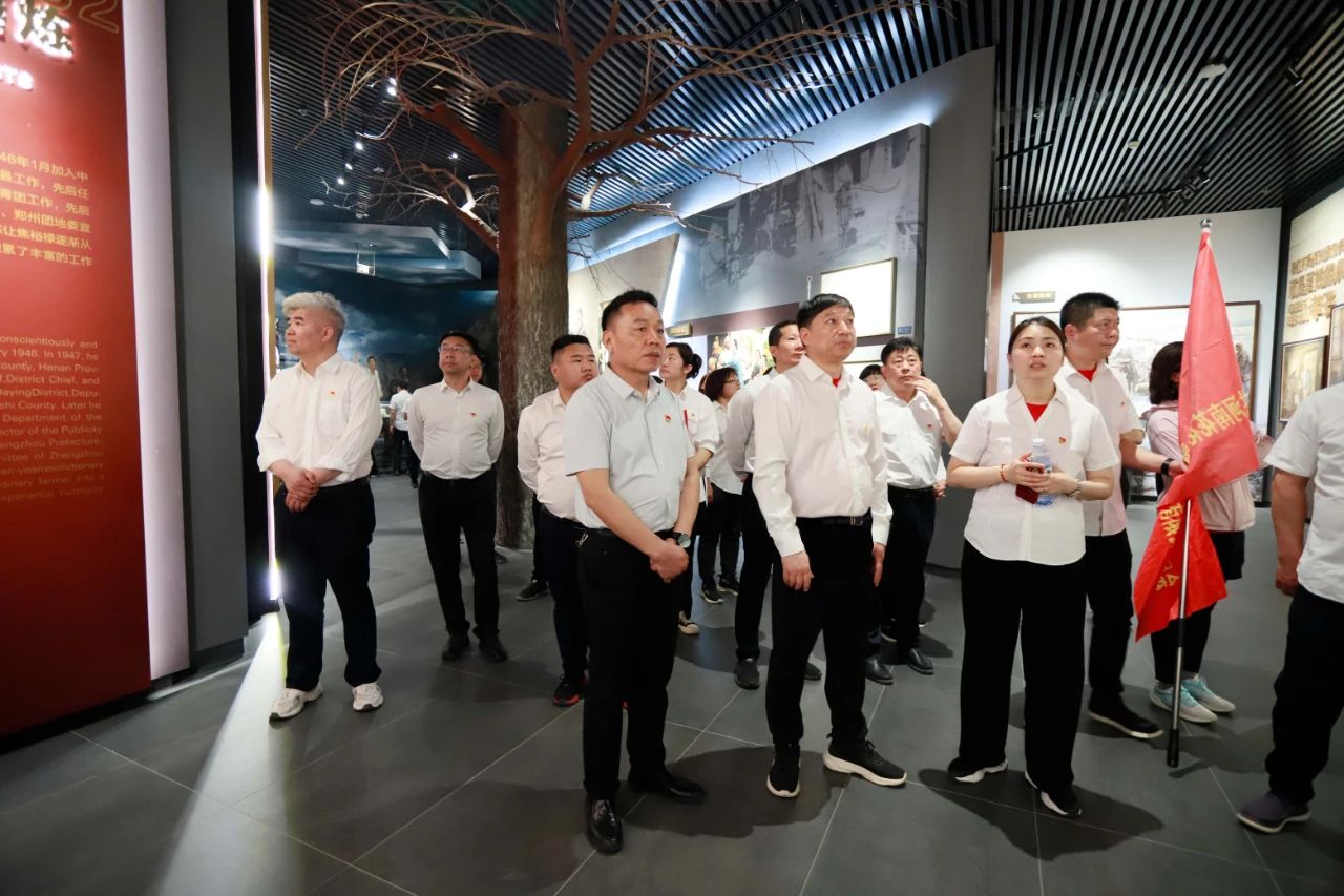 砥砺初心使命，汲取奋进力量丨荣耀网页版_荣耀（中国）乳业集团党委组织开展学习“焦裕禄精神”主题党日活动