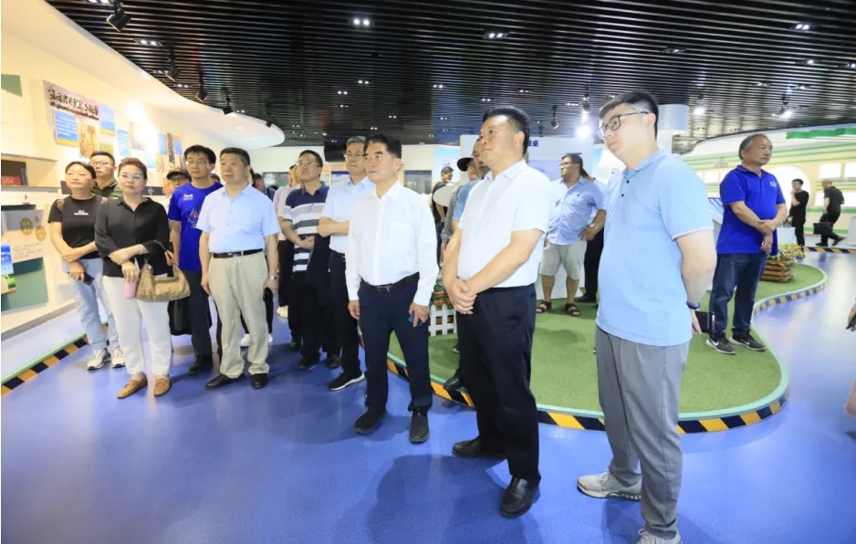 荣耀网页版_荣耀（中国）丨中国人民大学河南校友会莅临荣耀网页版_荣耀（中国）参观座谈