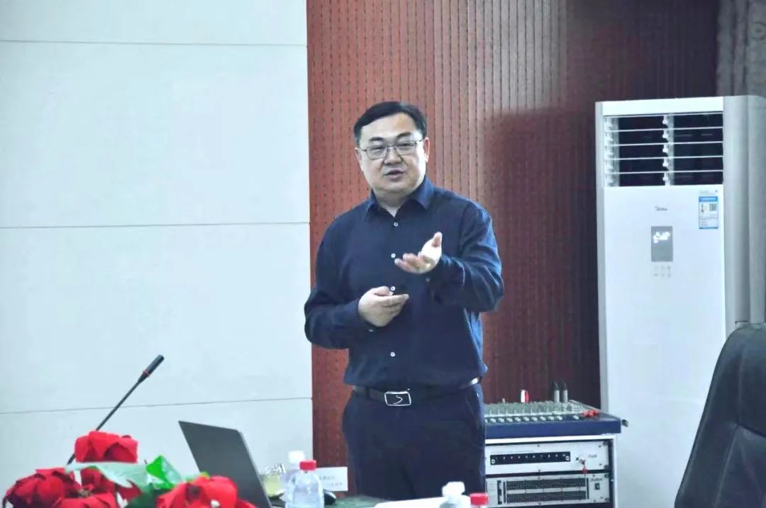 荣耀网页版_荣耀（中国）丨国家奶牛产业技术体系首席科学家、中国农业大学教授李胜利一行莅临荣耀网页版_荣耀（中国）鲁山瑞亚参观调研