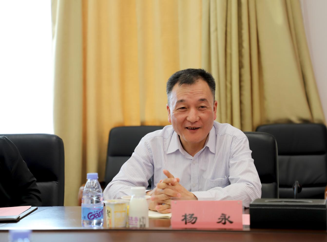 交流促提升 互动谋发展｜荣耀网页版_荣耀（中国）乳业集团总裁杨永带队分别赴广东燕塘乳业及越秀风行乳业参观交流