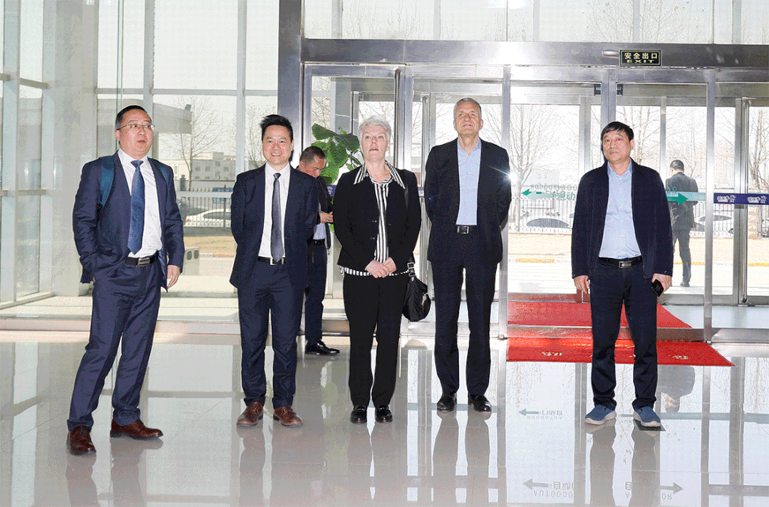 深化合作交流 互信共赢发展丨瑞典爱克林公司首席执行官 Ms.Marie Samuelsson 一行莅临荣耀网页版_荣耀（中国）乳业集团参观座谈