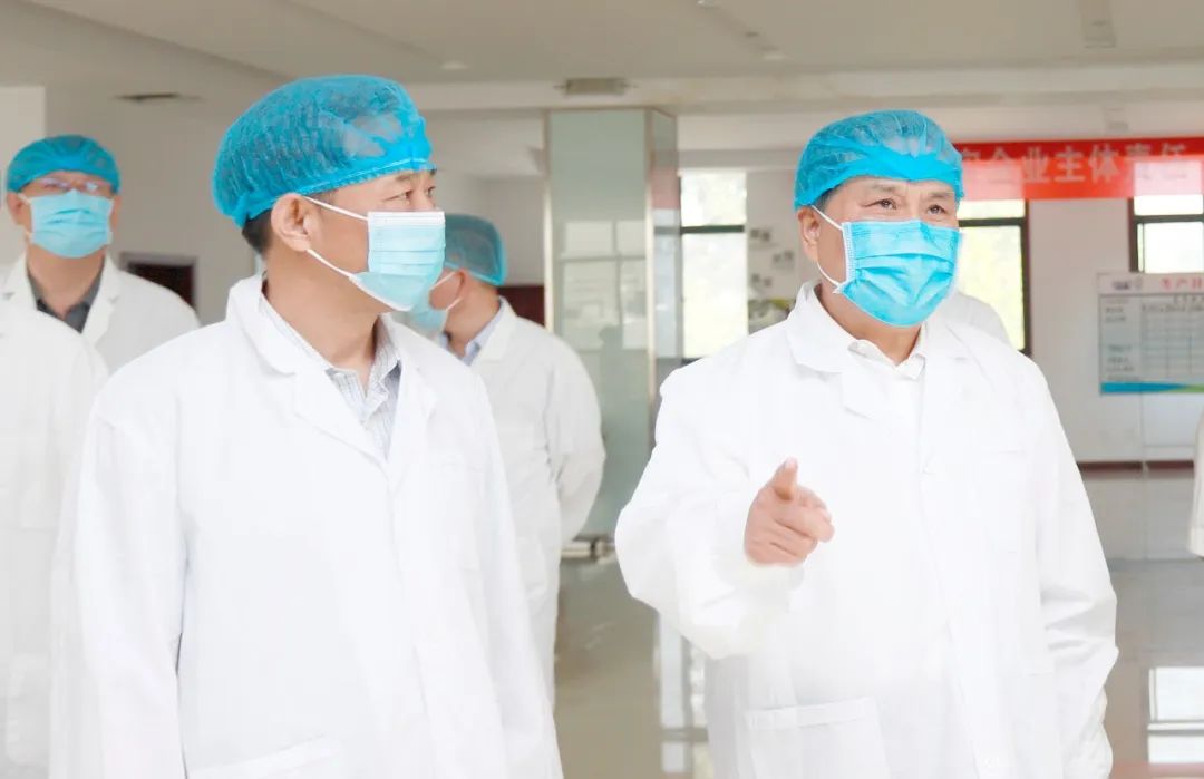 快讯丨河南省人民政府副省长武国定莅临荣耀网页版_荣耀（中国）乳业集团瑞亚牧业调研奶源基地建设情况
