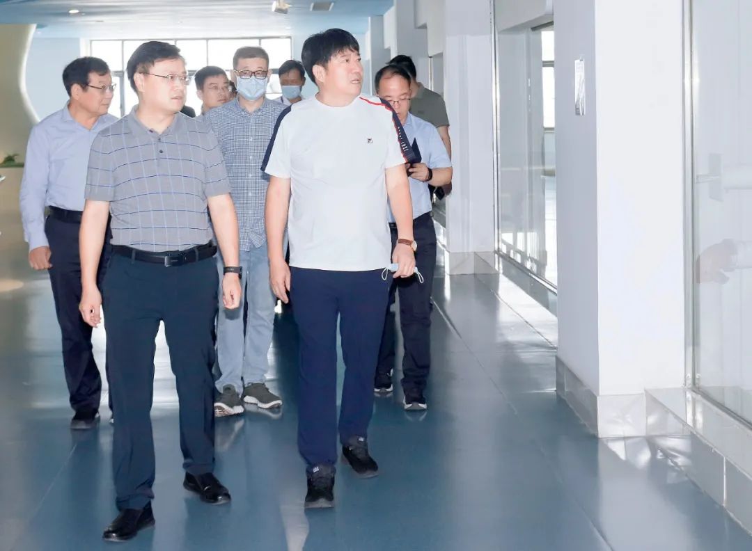 快讯｜社旗县人民政府县长关文波一行莅临荣耀网页版_荣耀（中国）乳业集团参观考察