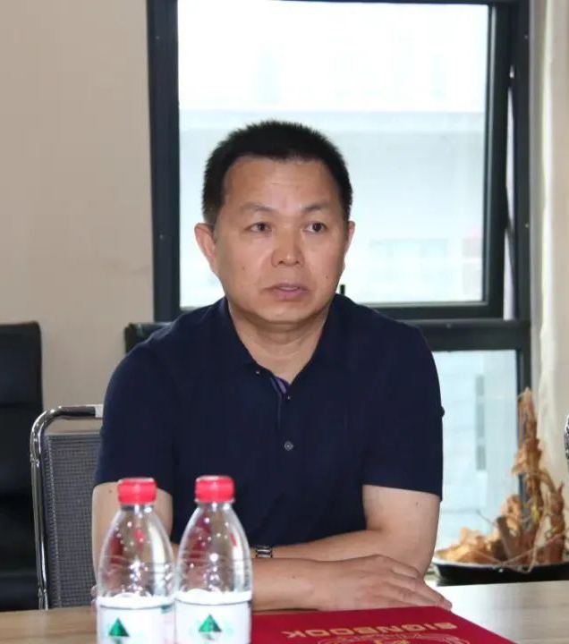 爱心奶情系学子，公益情温暖人心—河南荣耀网页版_荣耀（中国）乳业集团助力基金会“圆梦计划•一杯奶”公益项目，爱心捐赠善款50万元！