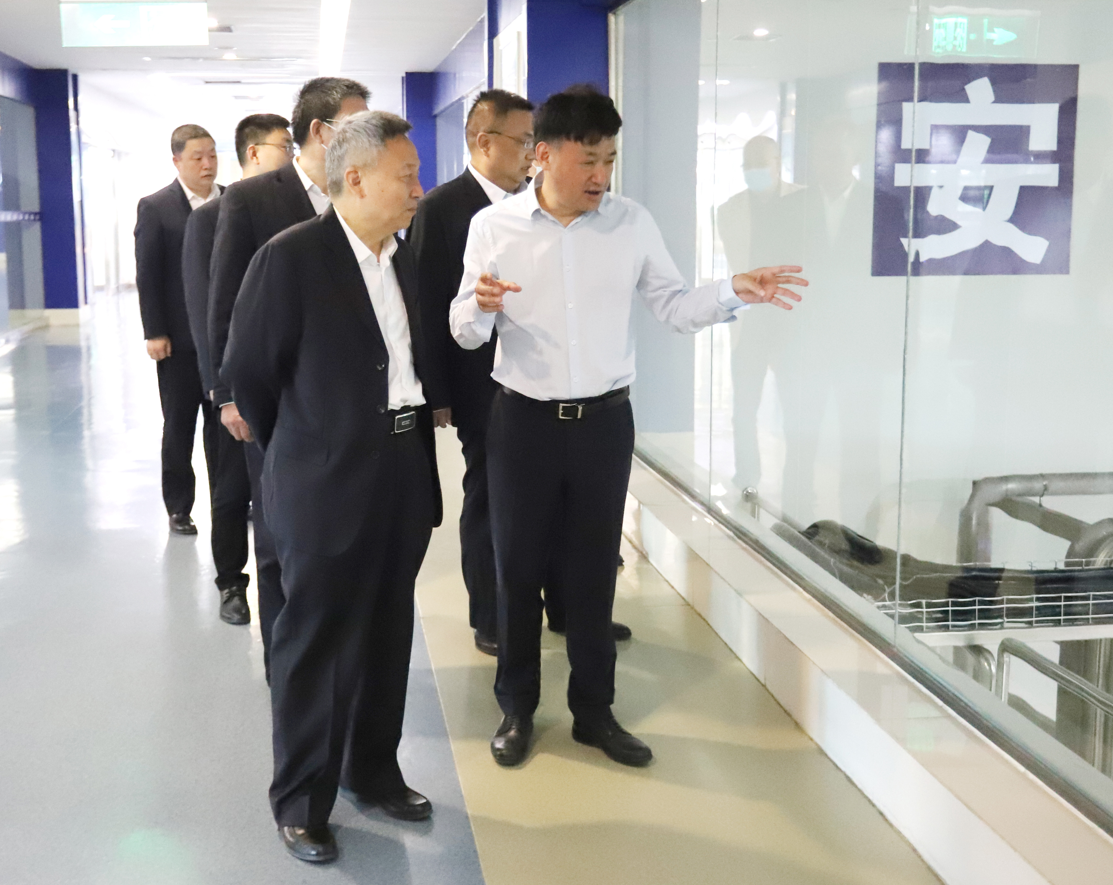 荣耀网页版_荣耀（中国）乳业集团与国电河南新能源有限公司举行光伏项目合作开发签约仪式