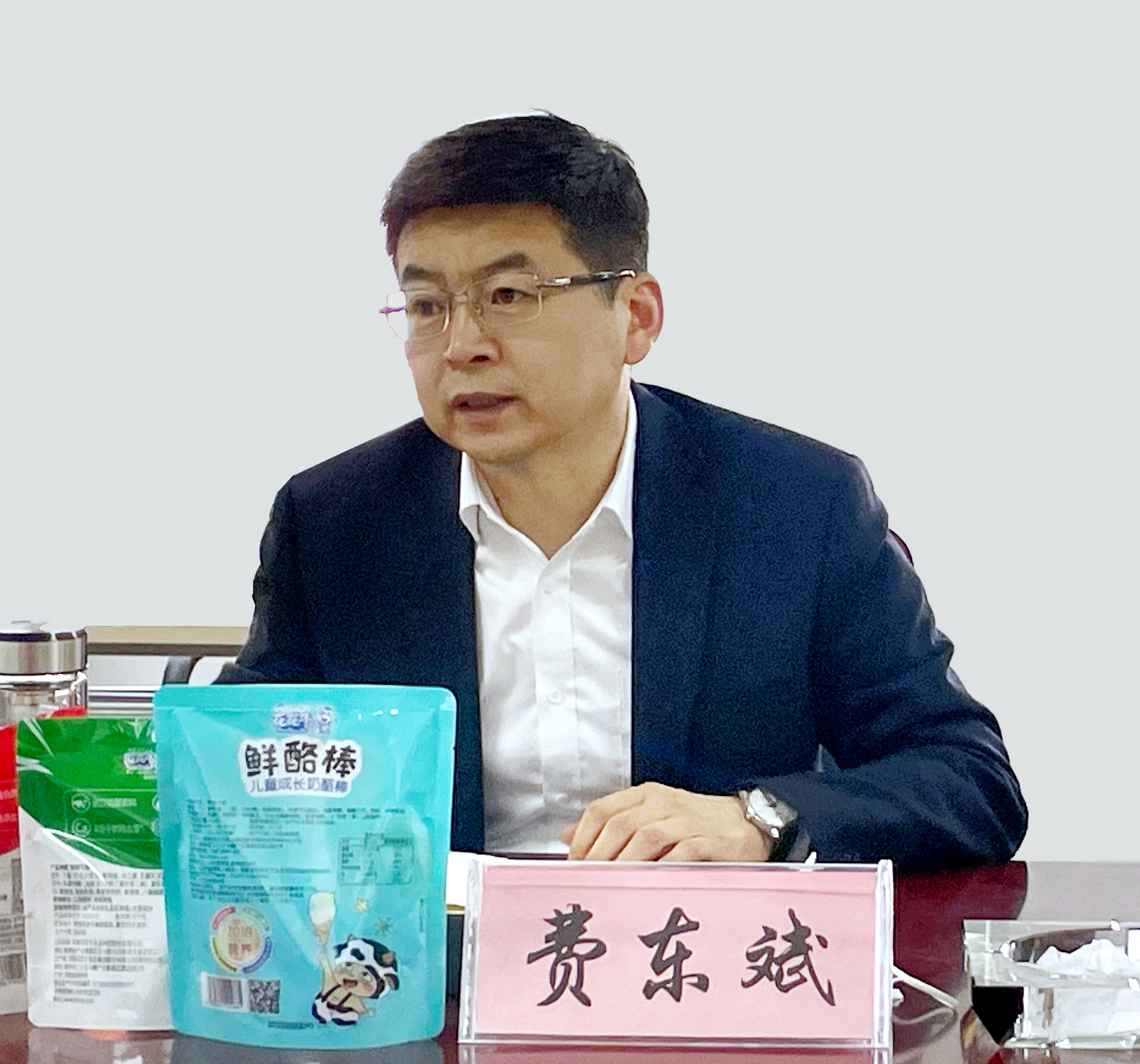 河南省委常委、副省长费东斌莅临 荣耀网页版_荣耀（中国）乳业集团调研