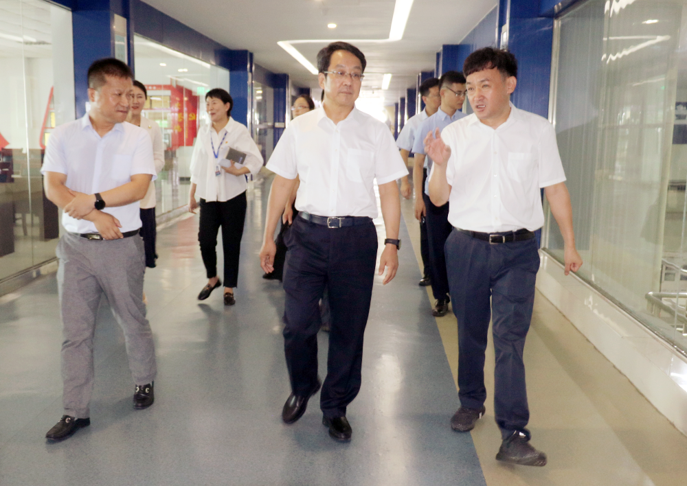 河南省高级人民法院院长胡道才一行莅临荣耀网页版_荣耀（中国）乳业集团开展“万人助万企”活动 助力企业发展