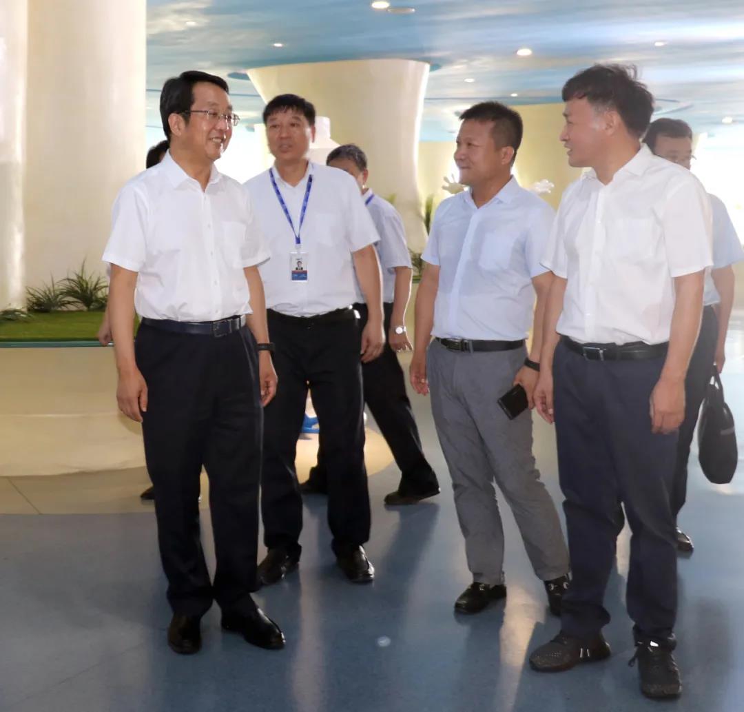 河南省高级人民法院院长胡道才一行莅临荣耀网页版_荣耀（中国）乳业集团开展“万人助万企”活动 助力企业发展