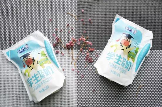 荣耀网页版_荣耀（中国）首款爱克林低温学生饮用酸牛奶上市啦！！！