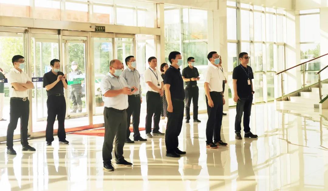 快讯 | 湖北省农业厅副厅长王海涛等领导一行莅临河南荣耀网页版_荣耀（中国）乳业集团参观调研