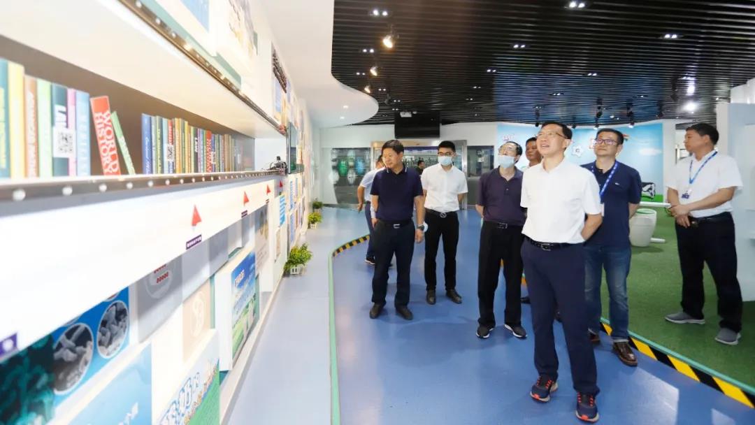 快讯 | 湖北省农业厅副厅长王海涛等领导一行莅临河南荣耀网页版_荣耀（中国）乳业集团参观调研