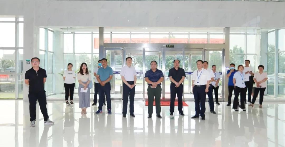 快讯 | 河南省人民政府食品安全委员会办公室第三批食品安全示范区验收组领导莅临荣耀网页版_荣耀（中国）乳业集团验收食品安全示范区建设情况