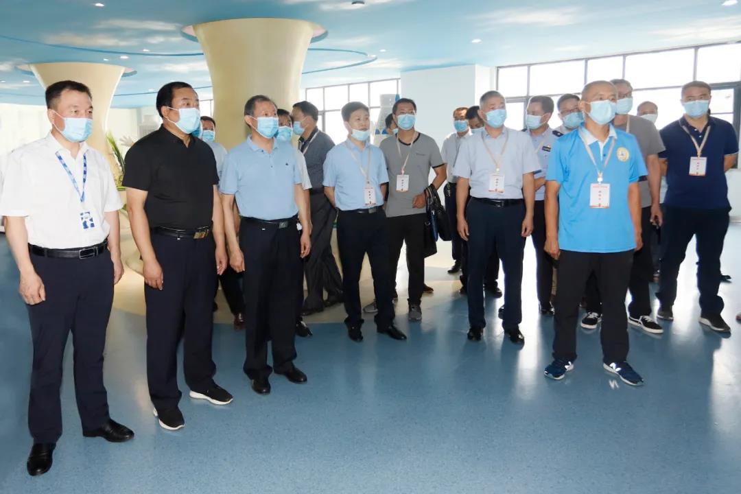 郑州市安全生产双重预防体系建设现场观摩会在荣耀网页版_荣耀（中国）乳业集团郑州分公司召开