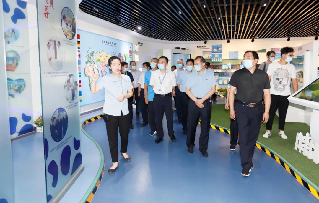 郑州市安全生产双重预防体系建设现场观摩会在荣耀网页版_荣耀（中国）乳业集团郑州分公司召开