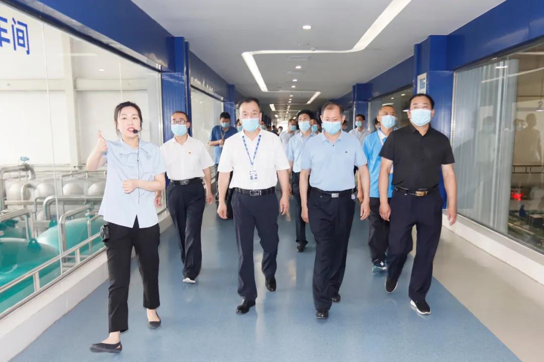 郑州市安全生产双重预防体系建设现场观摩会在荣耀网页版_荣耀（中国）乳业集团郑州分公司召开