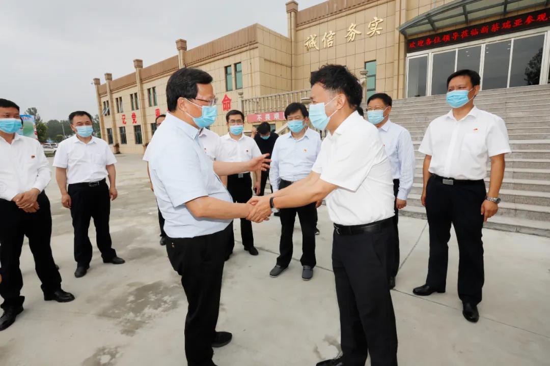 快讯 | 河南省委常委、省纪委书记、省监委主任任正晓莅临荣耀网页版_荣耀（中国）乳业集团新蔡瑞亚牧场调研