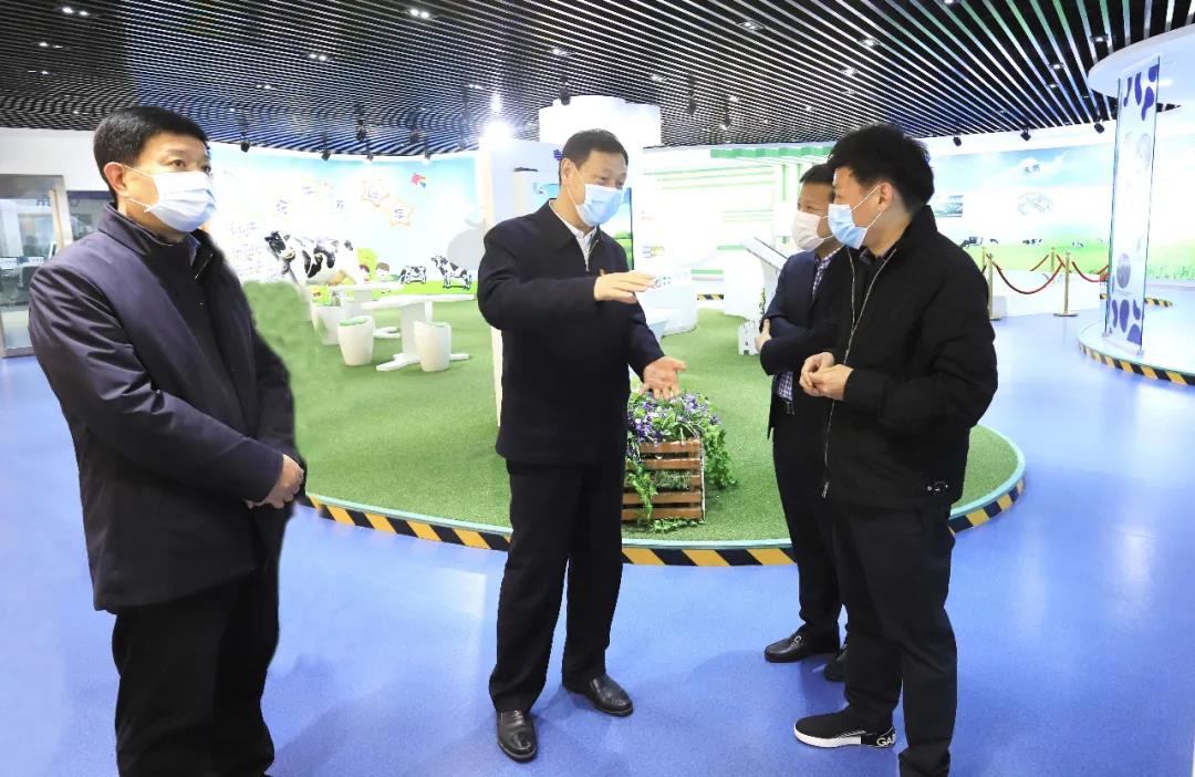 河南省委农办主任、农业农村厅厅长申延平一行调研河南荣耀网页版_荣耀（中国）乳业集团