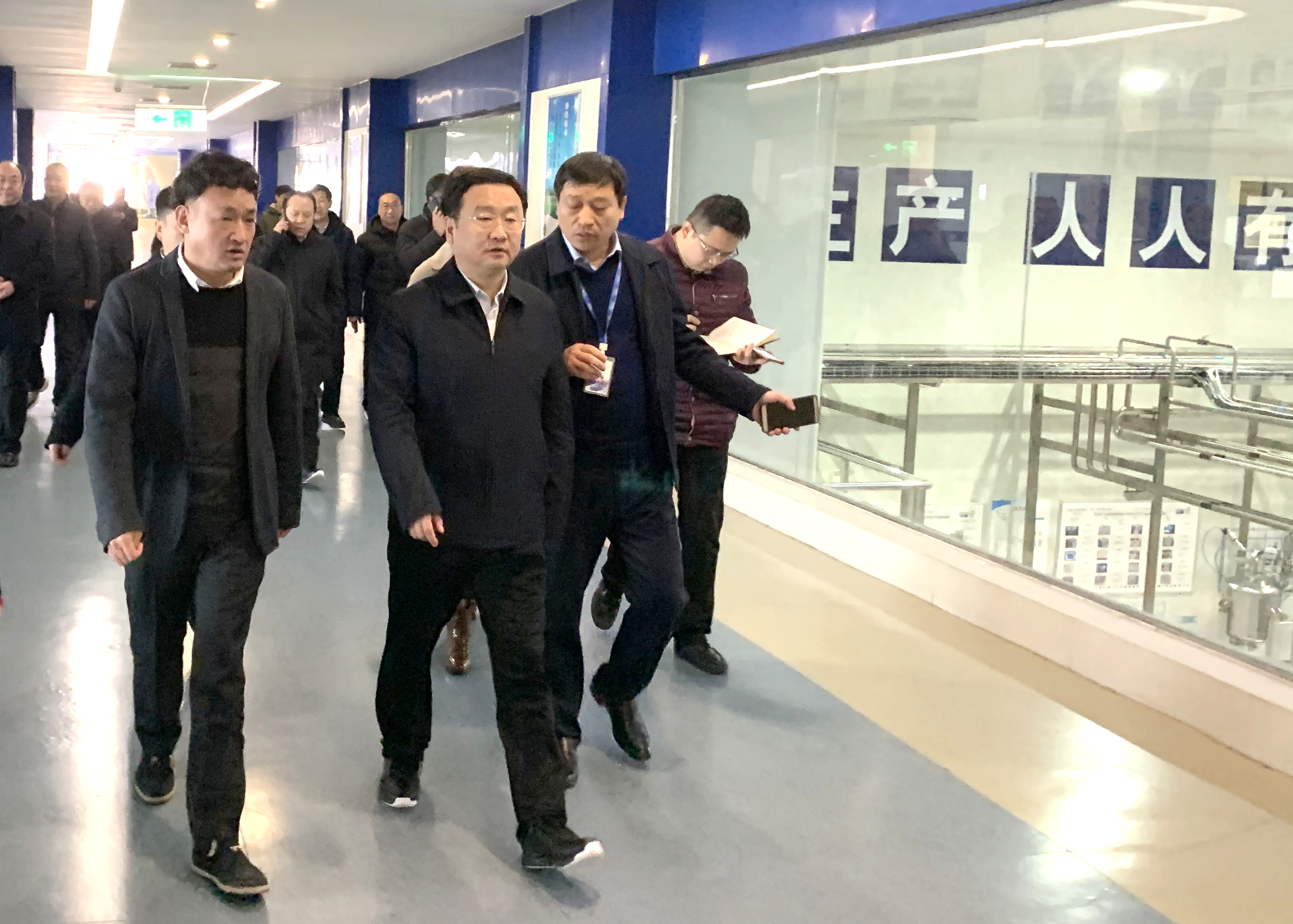 郑州市委副书记、市长王新伟莅临荣耀网页版_荣耀（中国）乳业集团调研