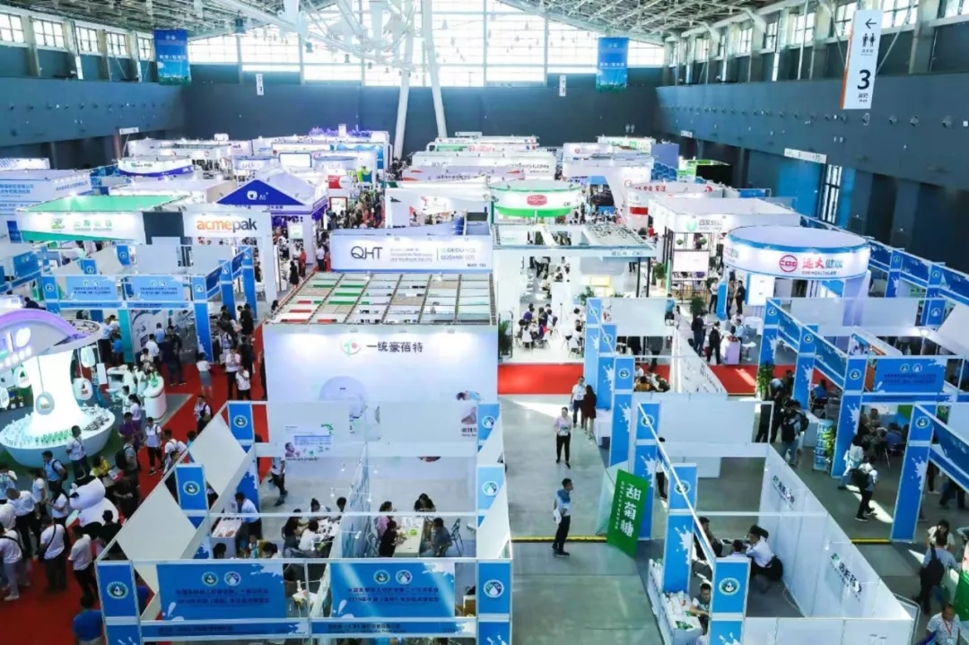 中国乳制品工业协会第二十五次年会召开！荣耀网页版_荣耀（中国）总裁董硕峰获“振兴乳业领军人”荣誉称号