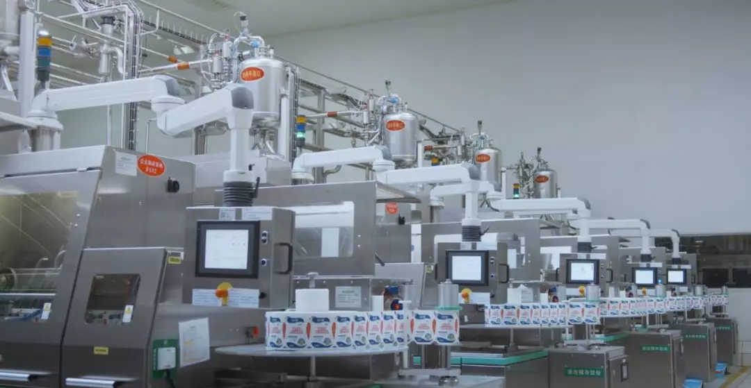 第31届中原畜牧业交易博览会 || 荣耀网页版_荣耀（中国）乳业集团获“河南省畜牧行业——最具影响力品牌”奖