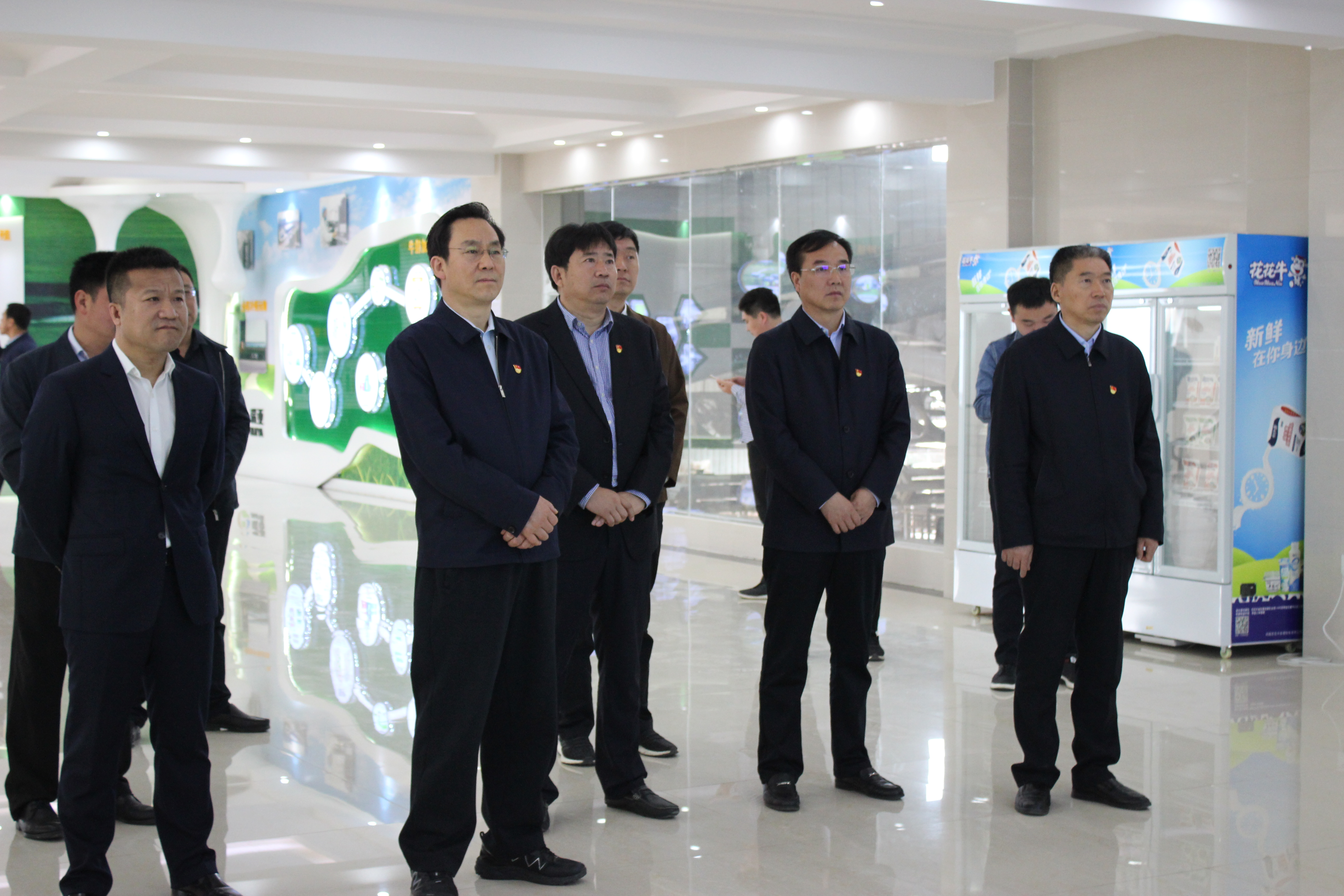 河南省委常委、组织部部长孔昌生 莅临河南荣耀网页版_荣耀（中国）集团鲁山瑞亚牧业有限公司调研