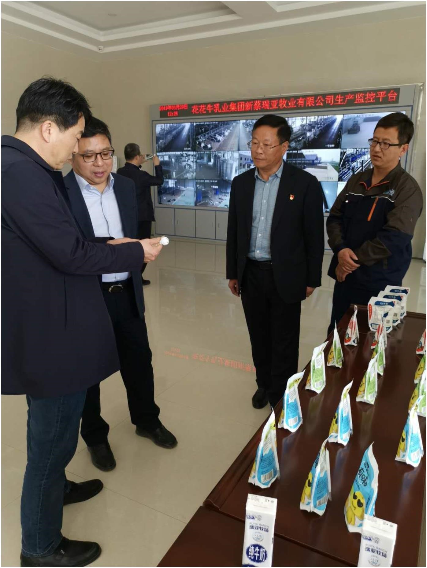 中国建设银行河南省分行行长石永拴 莅临荣耀网页版_荣耀（中国）新蔡瑞亚牧业有限公司考察调研