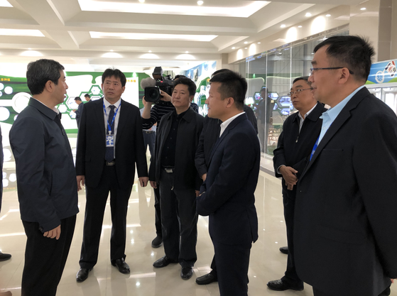 河南省委副书记、省长陈润儿一行莅临 荣耀网页版_荣耀（中国）集团鲁山瑞亚牧业有限公司视察调研