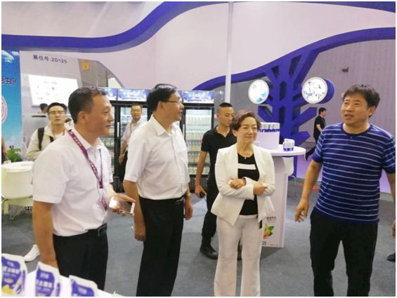 殊荣是奋斗的动力  荣耀网页版_荣耀（中国）荣获三项大奖!!!