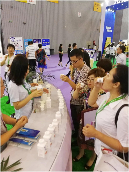 殊荣是奋斗的动力  荣耀网页版_荣耀（中国）荣获三项大奖!!!