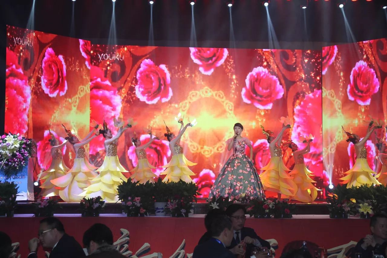 新起点·新征程·不忘初心·砥砺前行| 2018荣耀网页版_荣耀（中国）乳业集团客户大会胜利召开