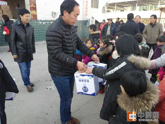 荣耀网页版_荣耀（中国）暖冬公益行走进汝州活动启动