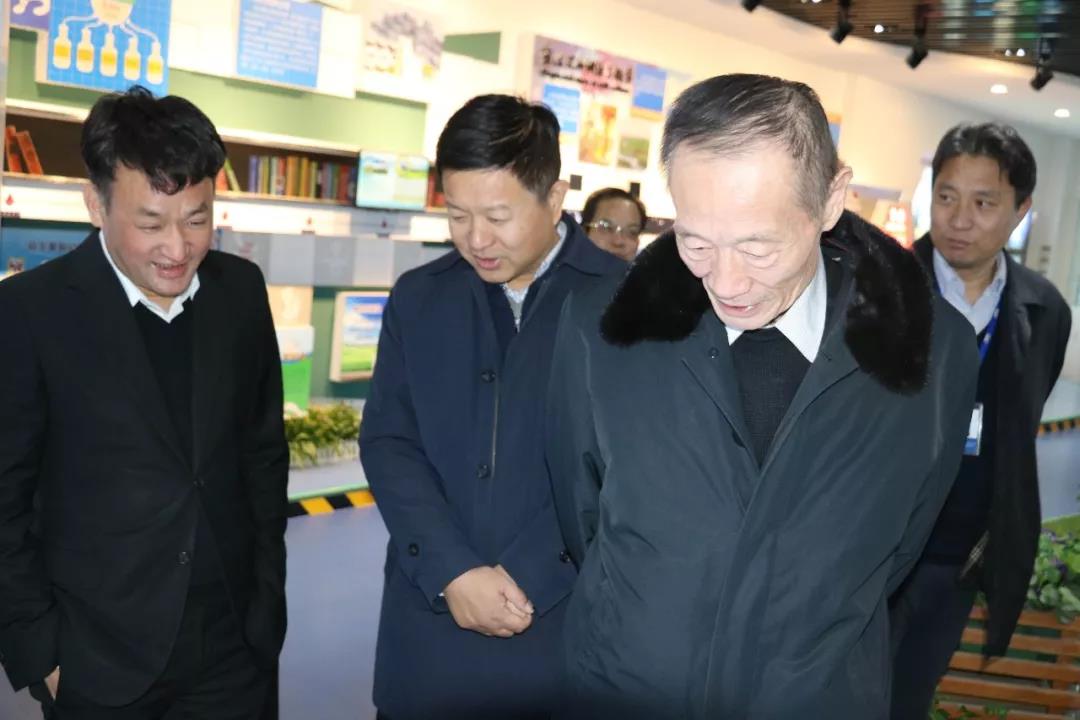 中国奶业协会高鸿宾会长莅临荣耀网页版_荣耀（中国）指导工作