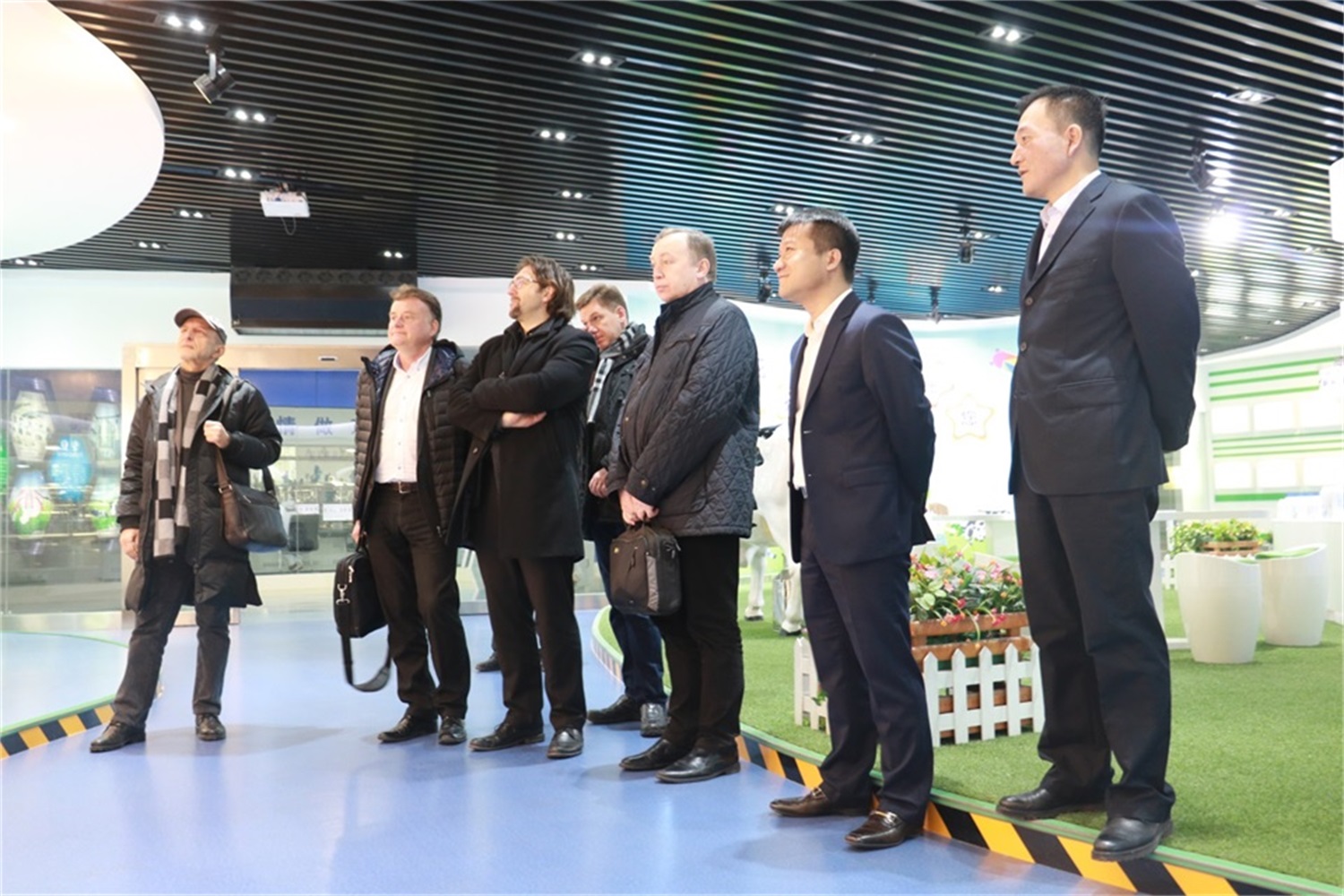 波兰BZK集团参观访问荣耀网页版_荣耀（中国）