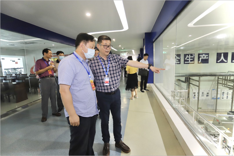 快讯|郑州市人大代表莅临河南荣耀网页版_荣耀（中国）乳业集团参观调研