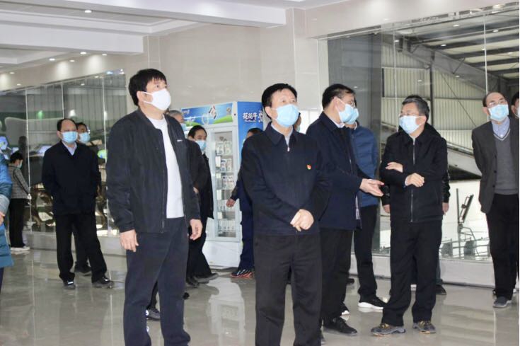 平顶山市委书记周斌一行莅临荣耀网页版_荣耀（中国）乳业集团 鲁山瑞亚牧业有限公司调研疫情防控和复工复产情况