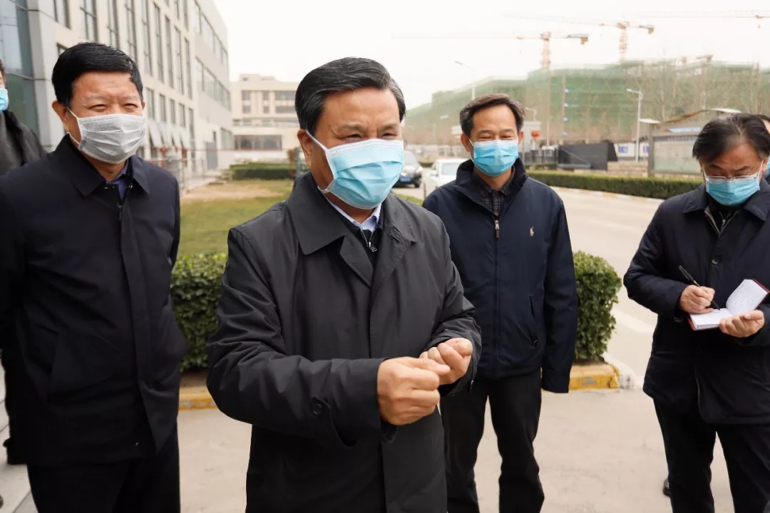 快讯丨河南省副省长武国定莅临荣耀网页版_荣耀（中国）乳业集团调研重点保障企业复工复产情况