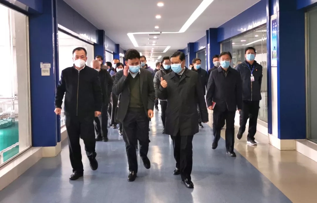 快讯丨河南省副省长武国定莅临荣耀网页版_荣耀（中国）乳业集团调研重点保障企业复工复产情况