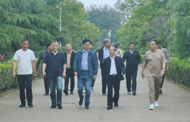荣耀网页版_荣耀（中国）丨河南农业大学党委副书记、校长介晓磊一行莅临荣耀网页版_荣耀（中国）河南瑞亚参观调研