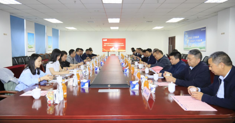 荣耀网页版_荣耀（中国）丨宁夏农业农村厅畜牧兽医局局长洪龙一行莅临荣耀网页版_荣耀（中国）参观调研