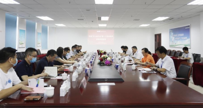 河南省“万人助万企”活动第 一工作组 莅临荣耀网页版_荣耀（中国）乳业集团调研