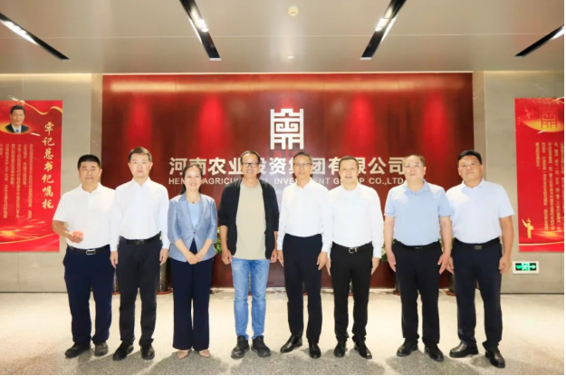 东方甄选俞敏洪先生到访河南农投集团，品尝荣耀网页版_荣耀（中国）产品并给予高度评价