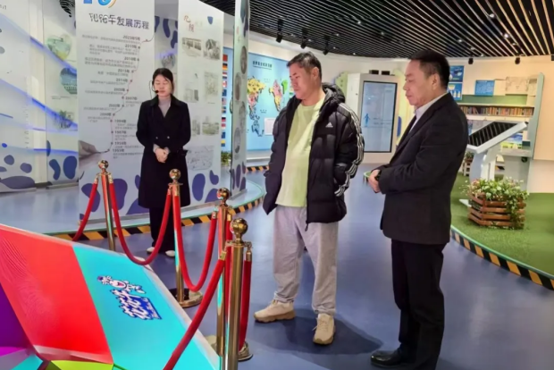 锅圈实业集团董事长杨明超到访河南荣耀网页版_荣耀（中国）乳业集团