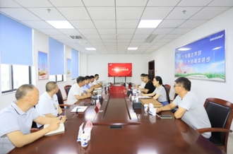 千师见证（中国）项目组委会与河南荣耀网页版_荣耀（中国）乳业集团开展交流考察活动并举行授牌仪式